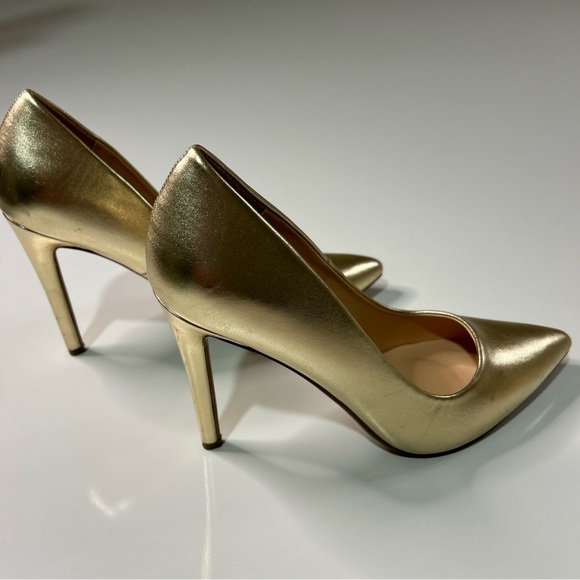 Y Not? Gold Heels Shoes Women’s 10M 4 Inch Heels Dressy Shiny Closed Pointed Toe - Picture 7 of 12